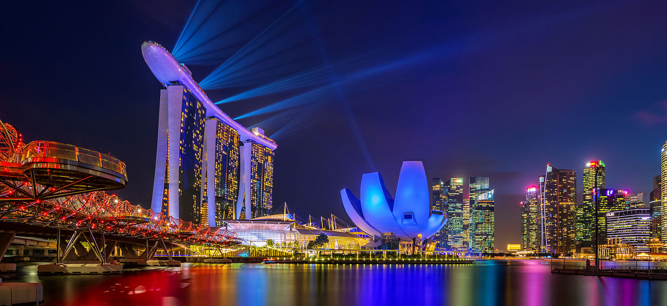 SINGAPORE CITY, SINGAPORE – MARCH 3, 2019: Spectra Light and Wat